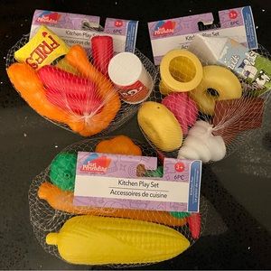 Bundles of play food and kitchen‎ items!
